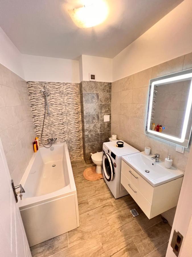 2 Rooms Apartment Airy & Bright Relax Iasi Eksteriør billede
